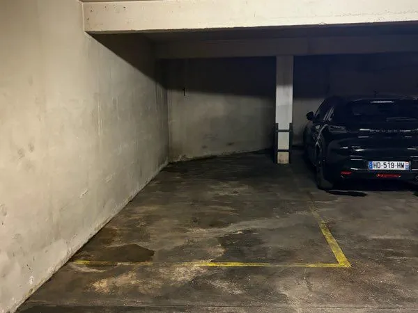 Place de parking - Rue de Boulainvilliers - Paris 16e
