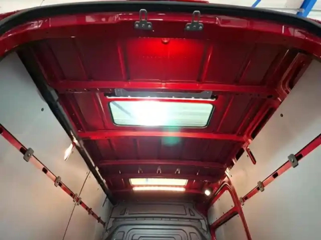 Mercedes Sprinter e 314 fourgon standard — photo 11