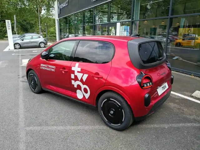 Renault Twingo e-tech electrique 80 ch autonomie urbaine — photo 2