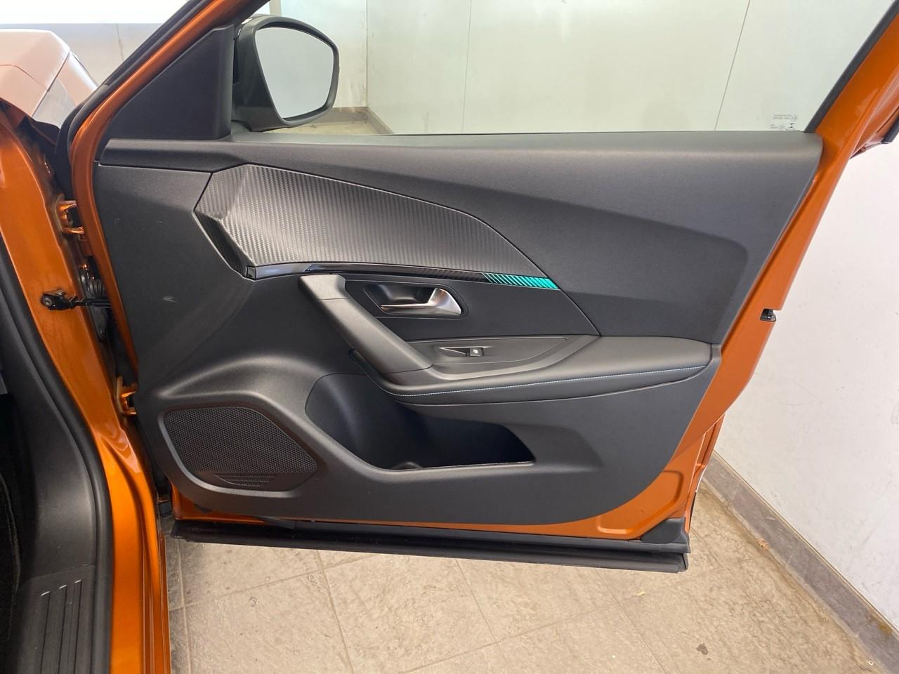 Peugeot 2008 bluehdi 130 s&s eat8 allure pack — photo 26