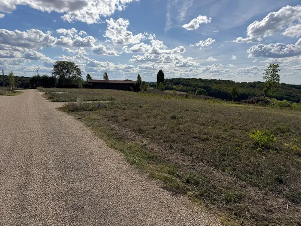 Terrain 839 m²