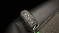 Citroen C5 Aircross Hybrid 225ch Feel e-EAT8 — photo 16