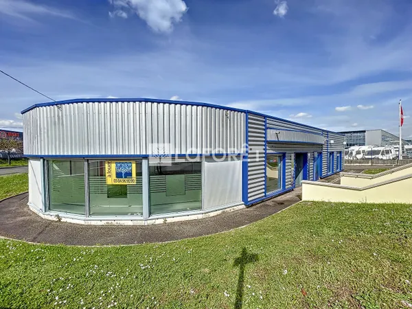 Local commercial 23 pièces 383 m²
