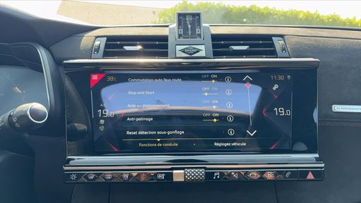 DS DS7 Crossback 2.0 BlueHDi 180 EAT8 - Performance Line + – 2020 – 130464 km – Diesel – Boîte Automatique — photo 40