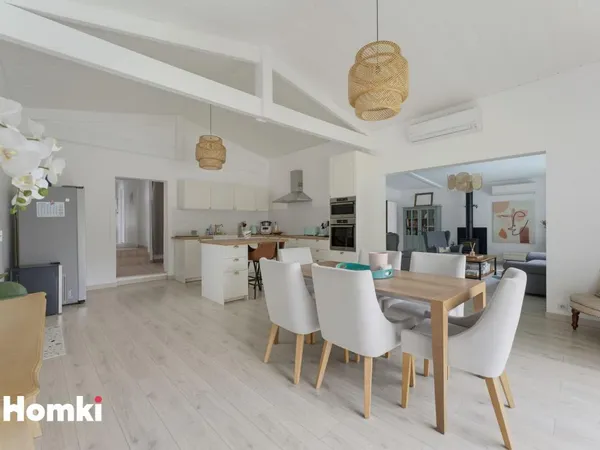 Vends maison - 155 m² - 5 pièces, 4 chambres - Tabanac 33550