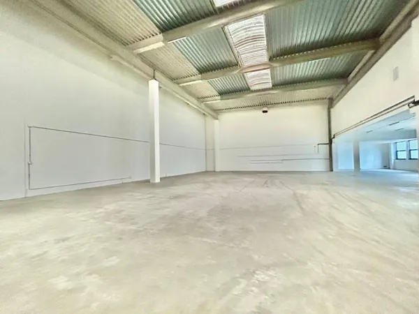 Local d'activité 3894 m²