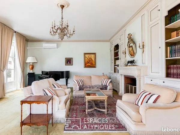Villa 8 pièces 330 m²