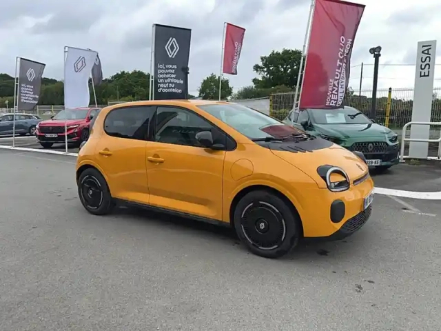 Renault Twingo e-tech electrique 80 ch autonomie urbaine — photo 9