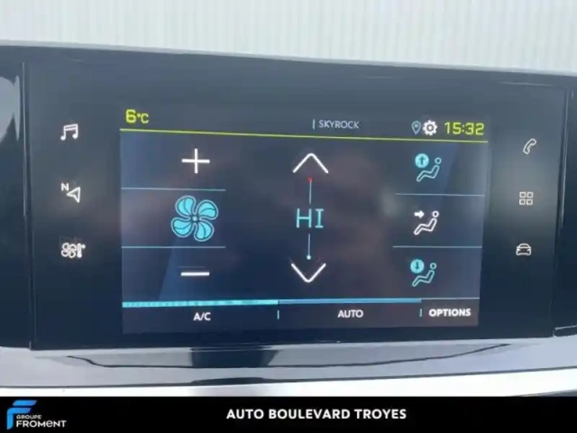 Peugeot 2008 e- 136ch allure pack — photo 30