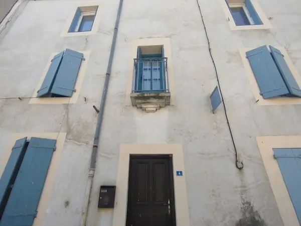 Laroque, maison de village