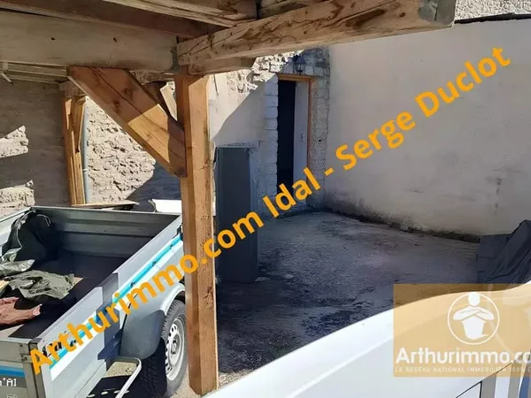 Maison de village de plain-pied avec cour de 40 m² env