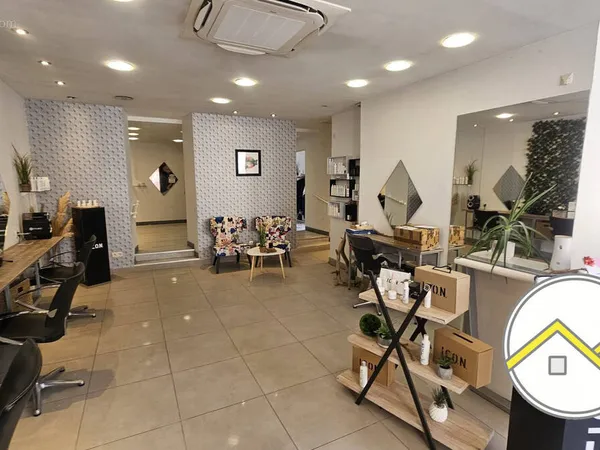 Commerce 82 m²