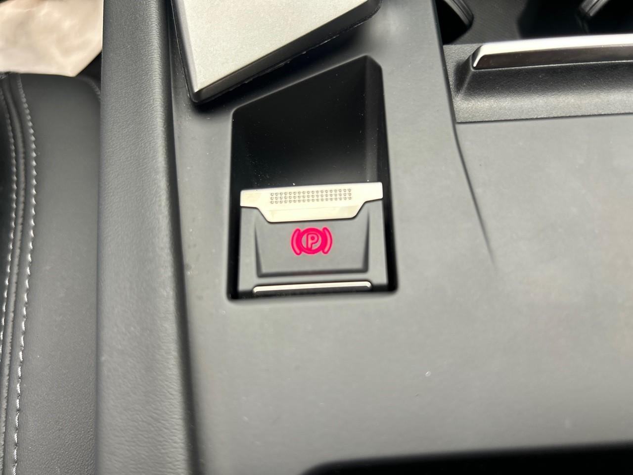 Peugeot 308 hybrid 136 e-dcs6 gt — photo 20