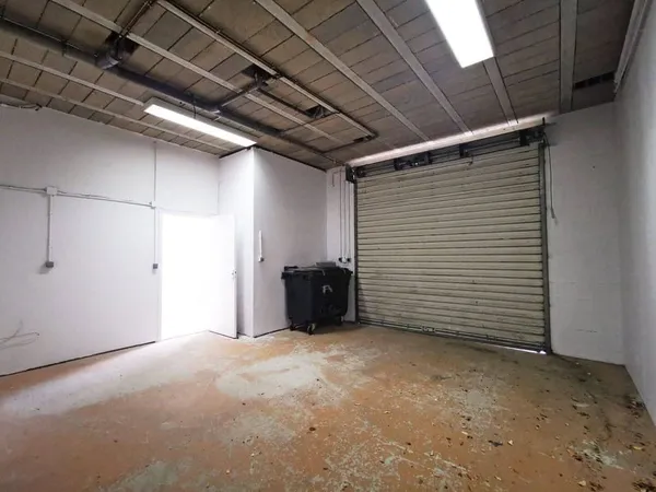 Local d'activité 52 m²