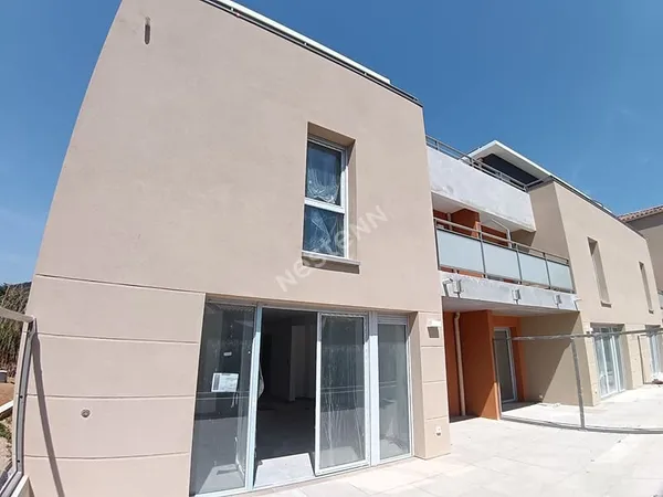 Villa T5 en R+2 de 136,50 m² avec 4 terrasses .