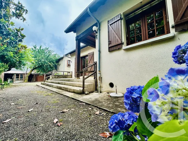 Maison 10 pièces 231 m²