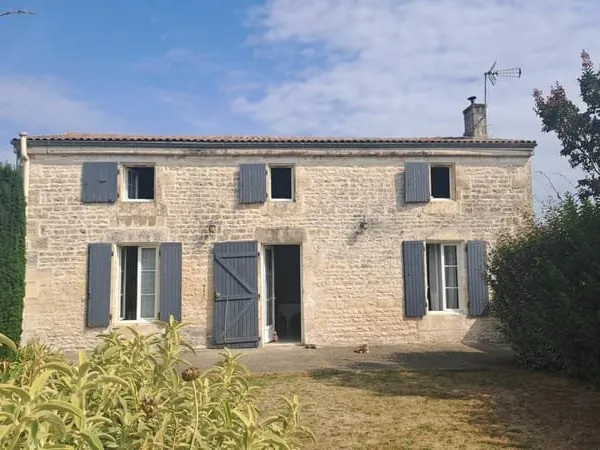 Maison ancienne 105 m2 3 chambres terrain 525m2 79160 Villiers En Plaine