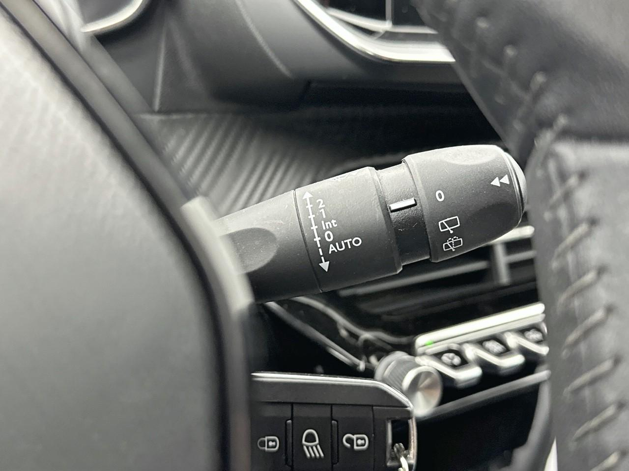 Peugeot 208 puretech 100 s&s bvm6 allure — photo 18