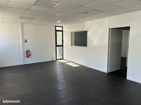 Bureaux 72 m²