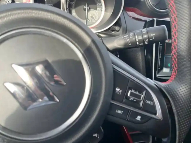 Suzuki Swift sport 1.4 boosterjet hybrid — photo 86