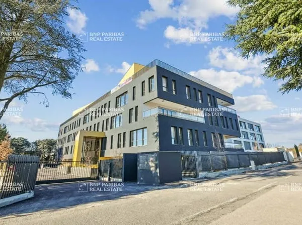 Bureau 1151 m²
