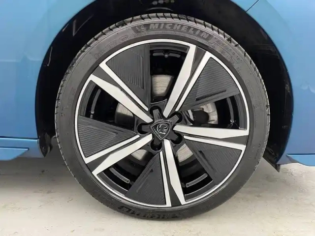Peugeot 308 hybrid 136 e-dcs6 — photo 18