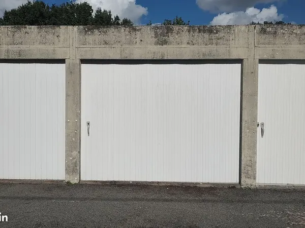 Stationnement Vente Haute-Goulaine 8000€