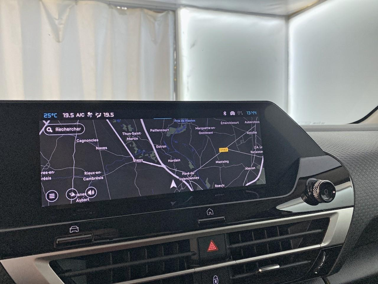 Citroën C4 X hybride 145 ch e-dcs6 max — photo 14