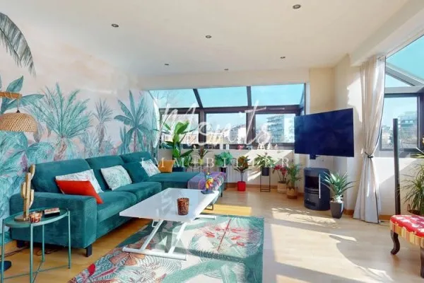 Saint-Julien-en-Genevois Superbe loft T5 de 118 m2 au dernier étage avec vue Salève