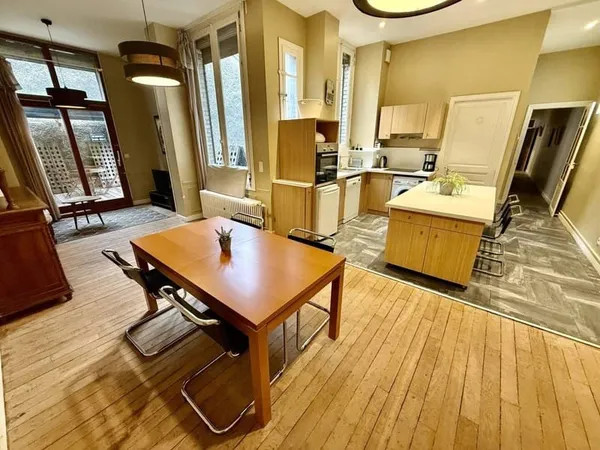 Appartement 7 pièces 159 m²