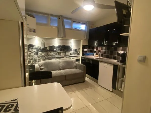 Cannes - Studette 12 m² à deux pas de la Croisette