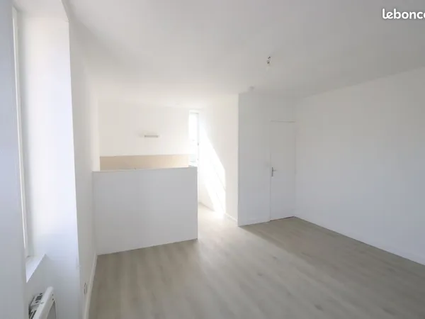 Studio calme, lumineux et récemment rénové