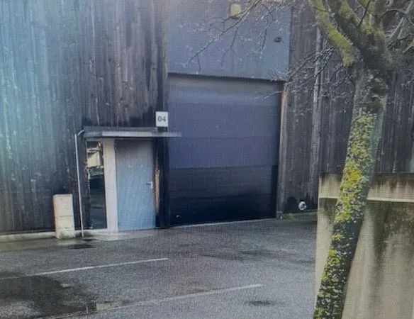 Local d'activités / Entrepôt, 212 M²