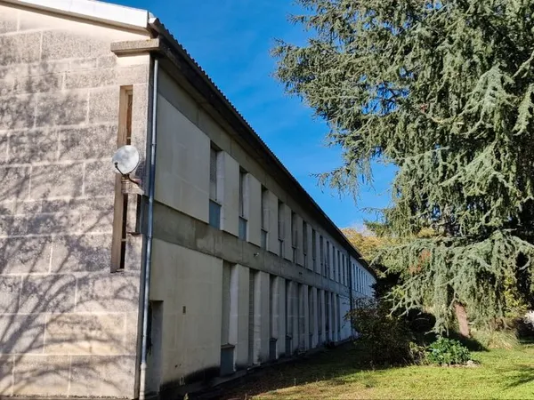 Hôtel et résidence logement de 26 appartements de 25 m²