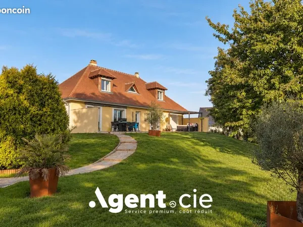 Maison 8 pièces 231 m²