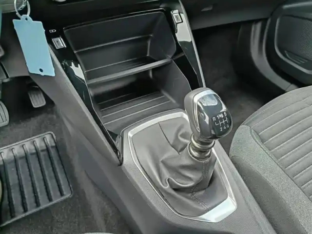 Peugeot 2008 puretech 100 s&amp;s bvm6 active — photo 24
