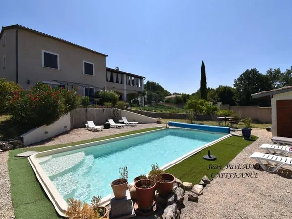 Maison 6 pièces 210 m²