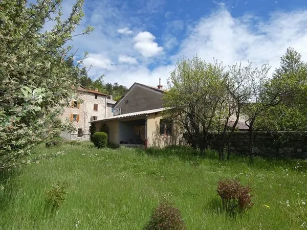 Maison de village - 122m ²
