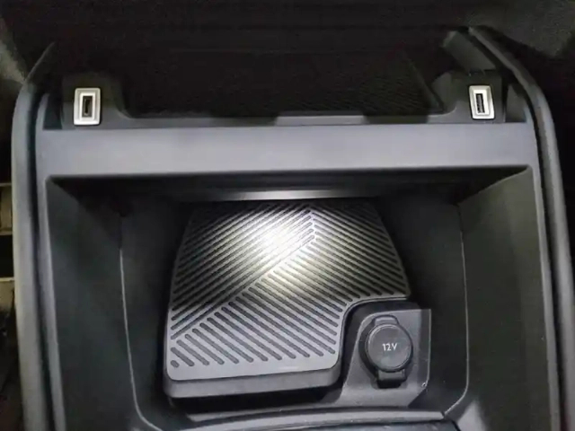 Citroën C4 puretech 130 s&amp;s eat8 — photo 29