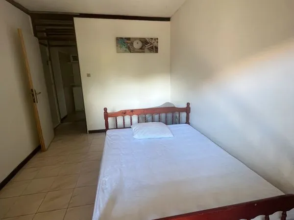 Studio semi meublé