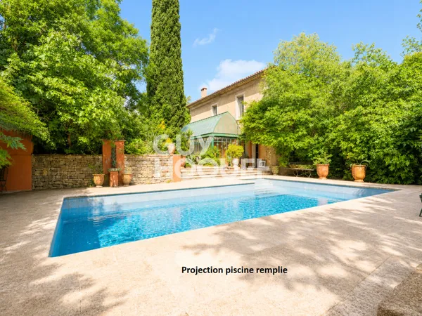 MAISON À VENDRE DE 8 PIÈCES DE 237,00 M²