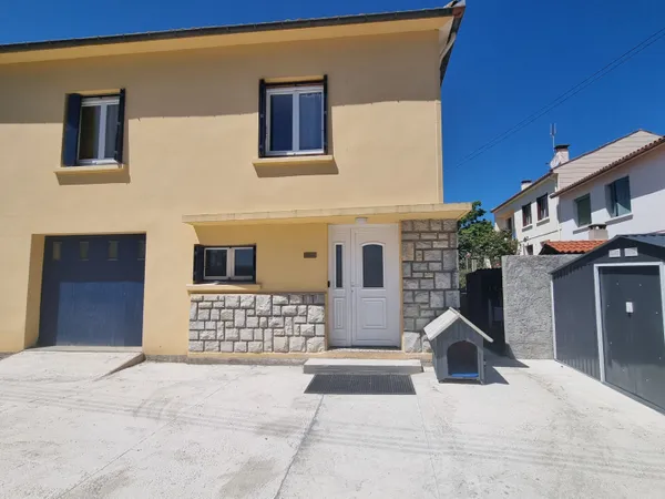 A VENDRE MAISON SANS TRAVAUX 7 CHAMBRES / JARDIN / ATELIER