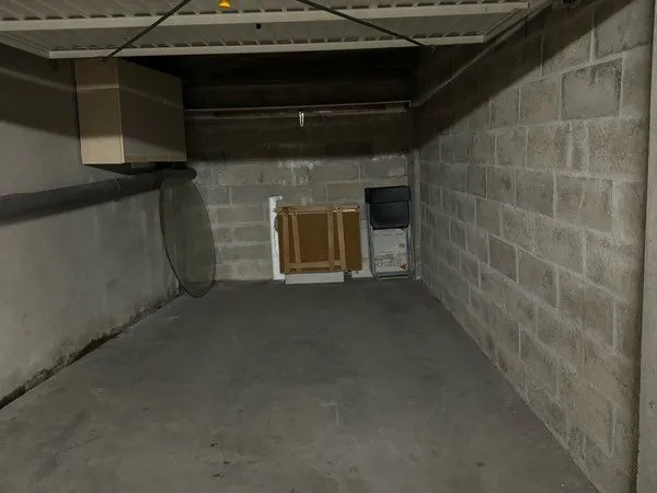 Box 15,21m2 dans résidence sécurisé - Neauphle le Château