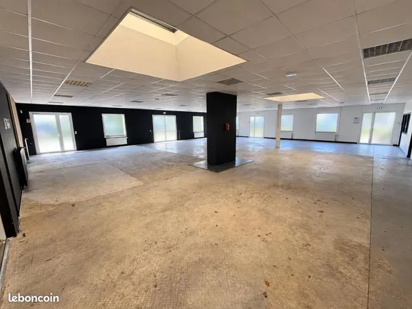 Local commercial 456 m²