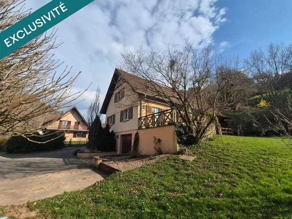 ✨ Une maison pleine de potentiel sur un grand terrain, idéale pour créer le lieu de vie dont vous rê