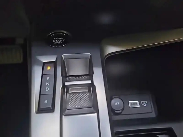 Peugeot 308 phev 180 e-eat8 — photo 22