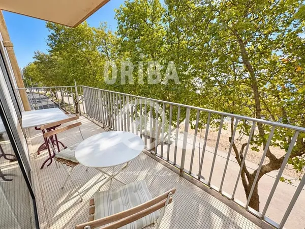 T3 face mer avec ascenseur et balcon
