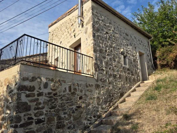 Charmante maison avec terrasse et Climatisation
