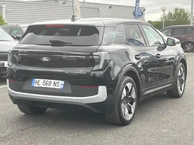 Ford Explorer 286ch extended range 79kwh pack premium rwd — photo 4
