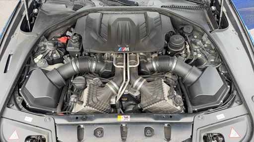 BMW M5 4.4 i V8 560 DKG7 - M – 2013 – 85883 km – Essence – Boîte Automatique — photo 23